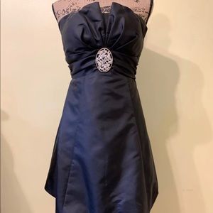 EUC Betsy and Adams Evening Dress